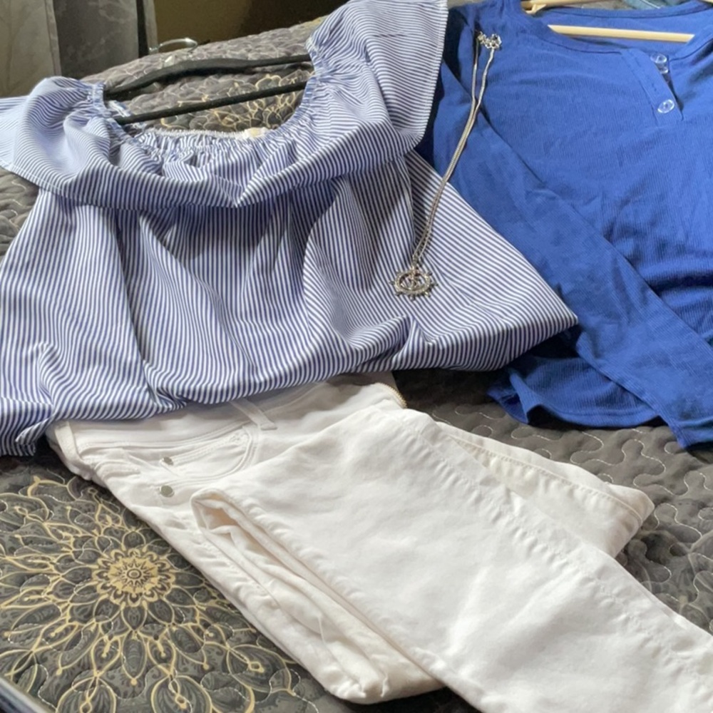 Jeans 2% spandex ladies no rips or stains excellent condition soft material - Picture 4 of 6